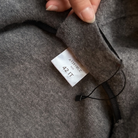 Wool hooded jacket with tie - Picture 6 of 8